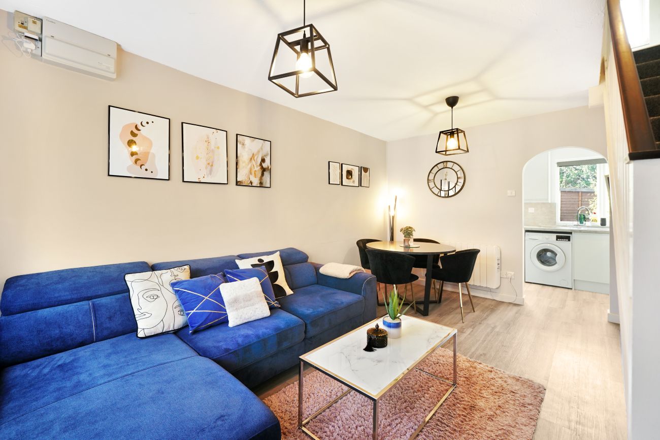 2-bed contractor house in Buckinghamshire (HP)