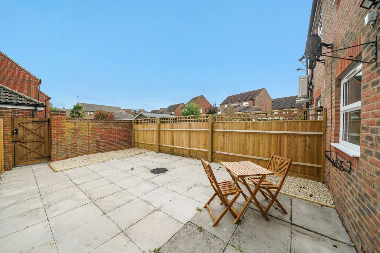2-bed contractor house in Buckinghamshire (HP) photo 7