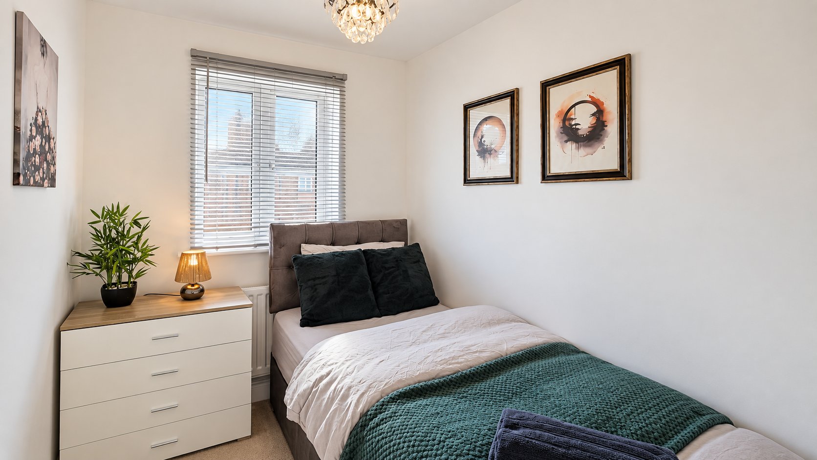 3-bed contractor house in Buckinghamshire (HP) photo 6