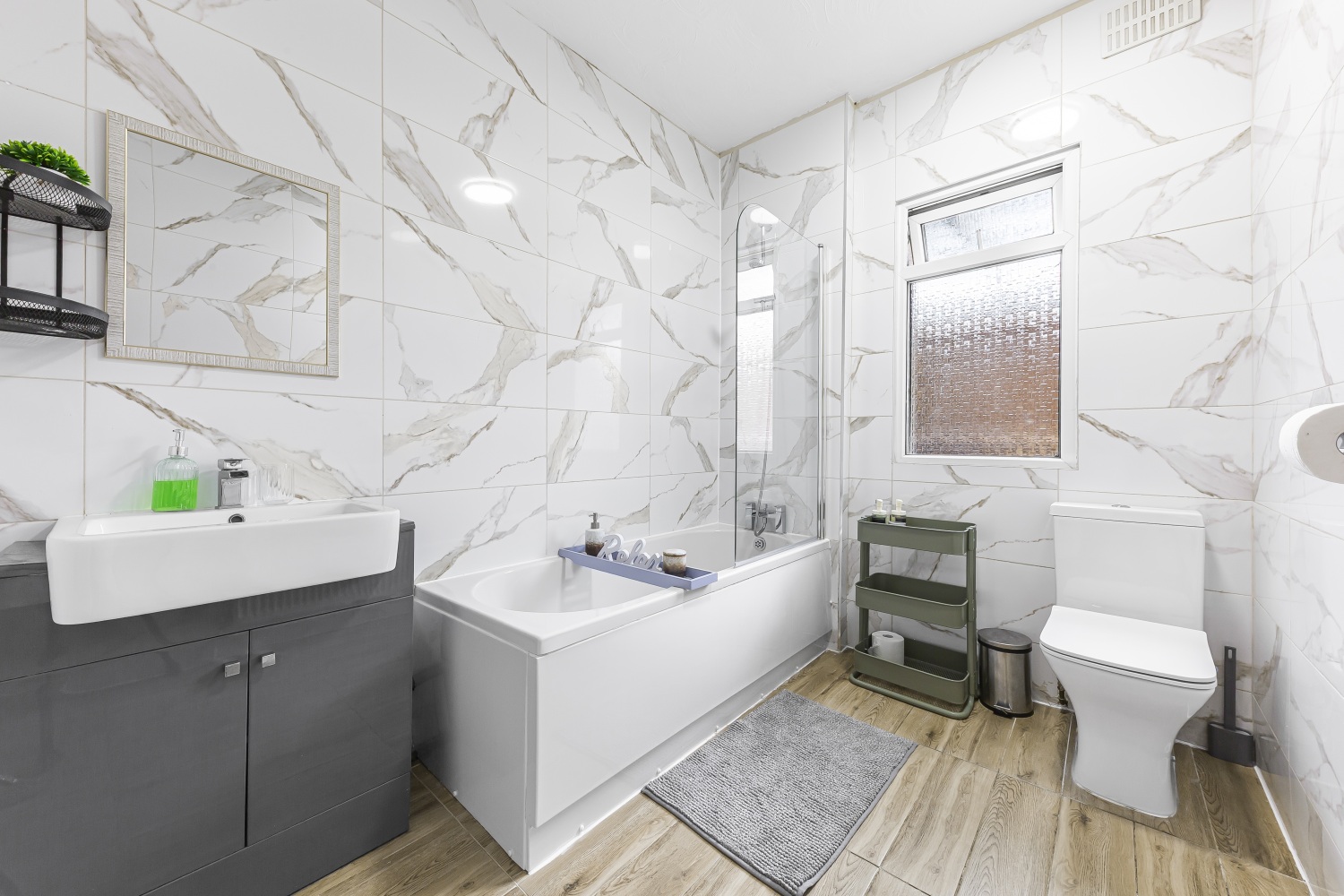 4-bed contractor house in Southend on Sea (SS) photo 8