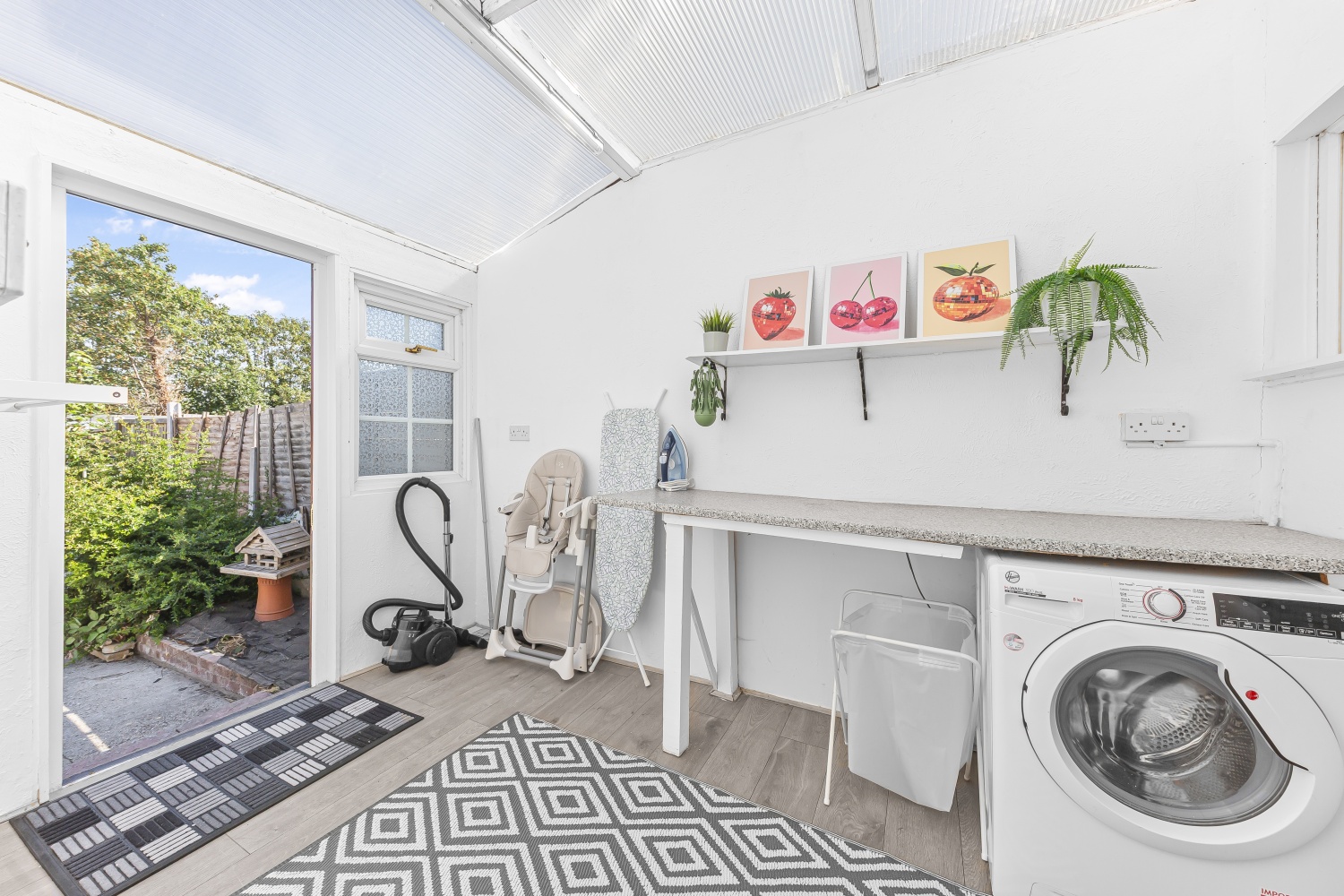 4-bed contractor house in Southend on Sea (SS) photo 12
