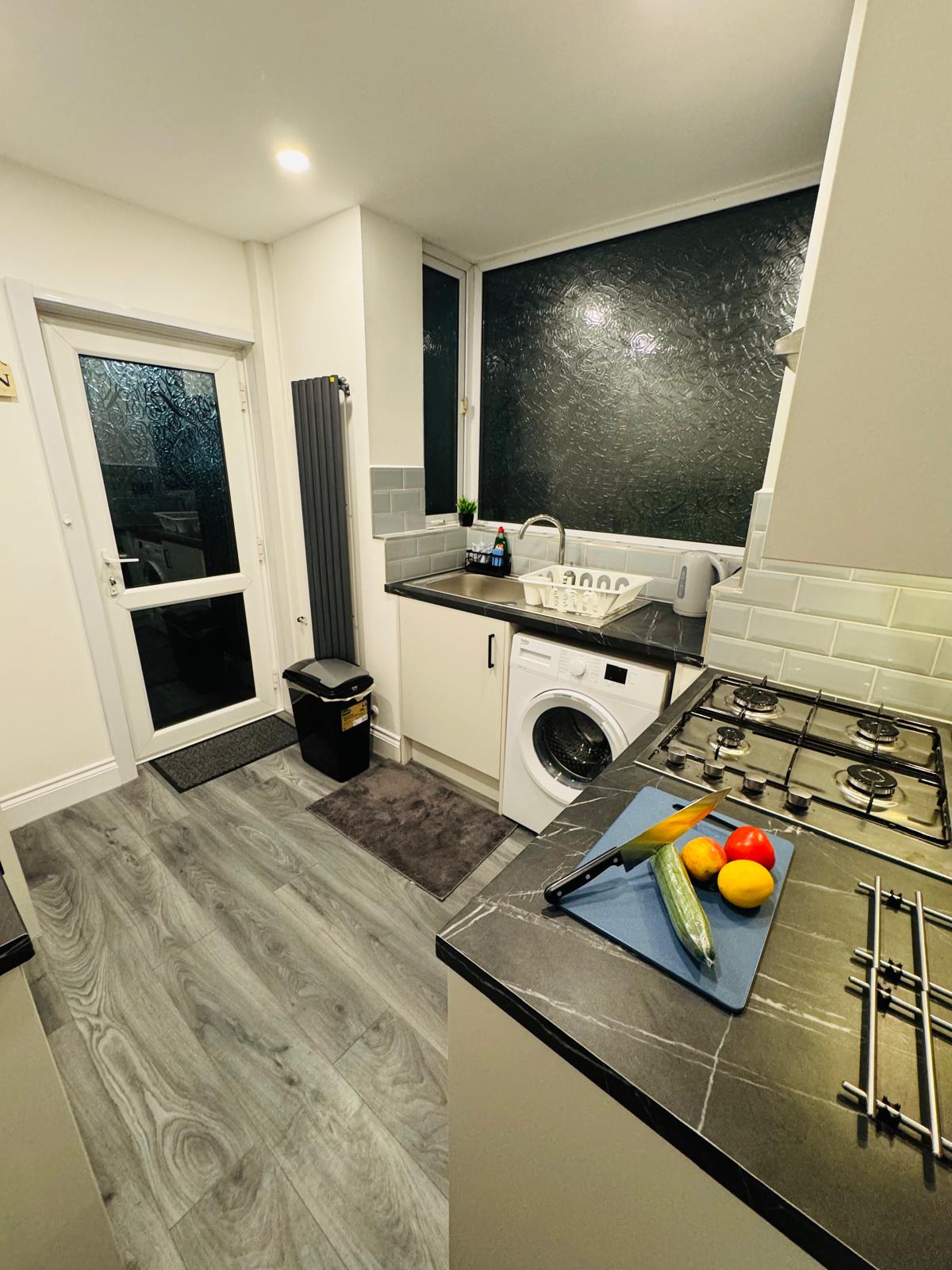 3-bed contractor house in Leicester (LE) photo 4