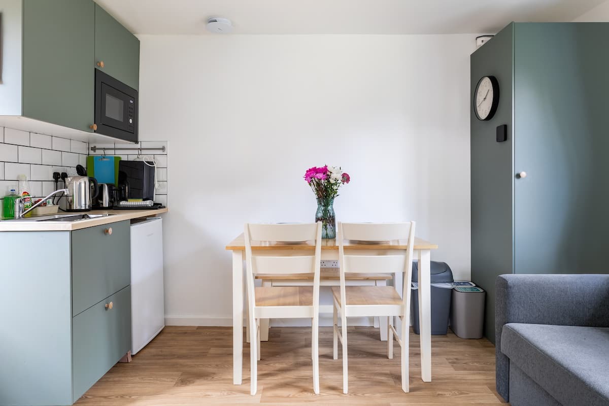 1-bed contractor house in Salisbury (SP) photo 4