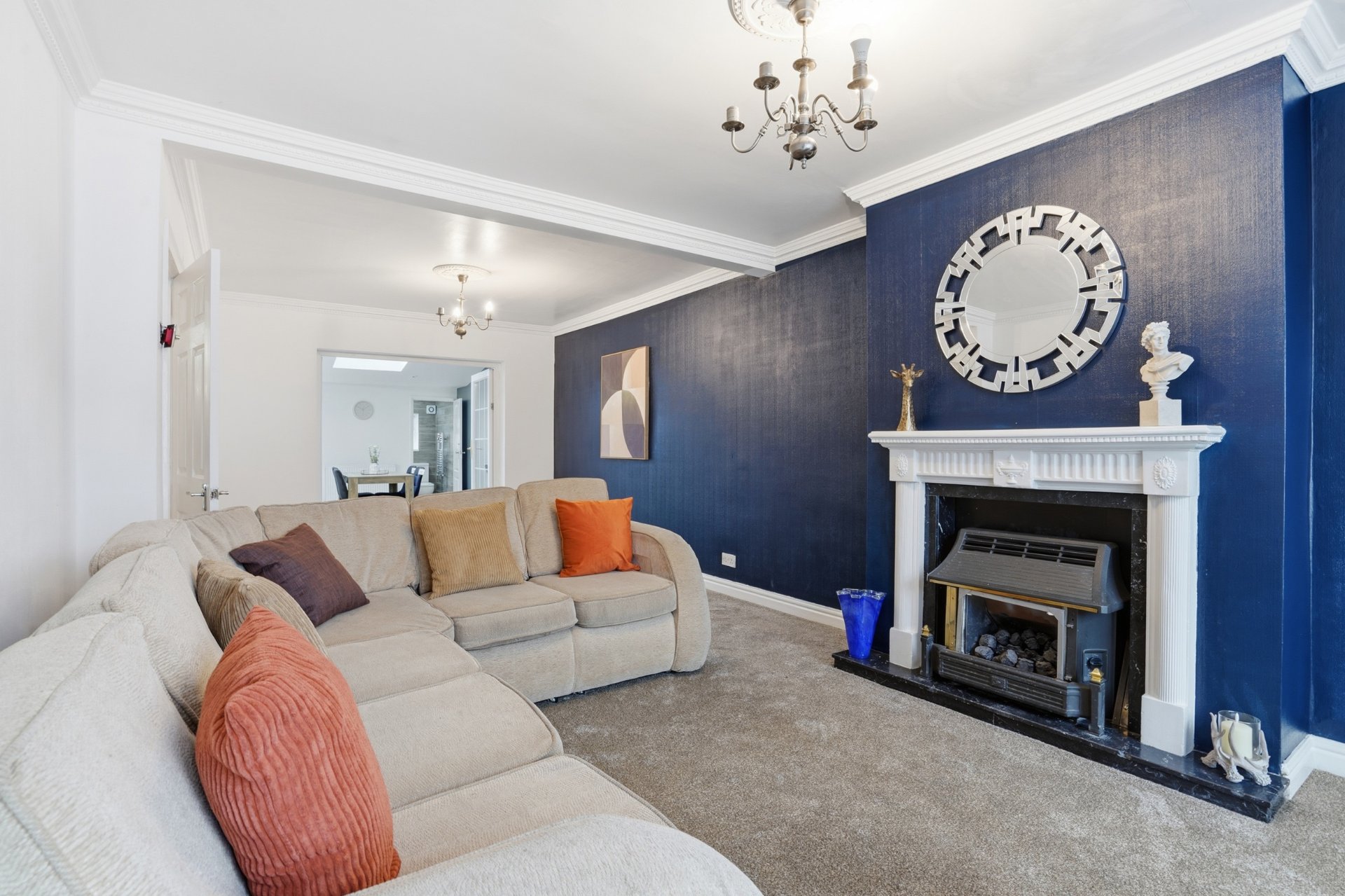 4-bed contractor house in West Midlands (CV)