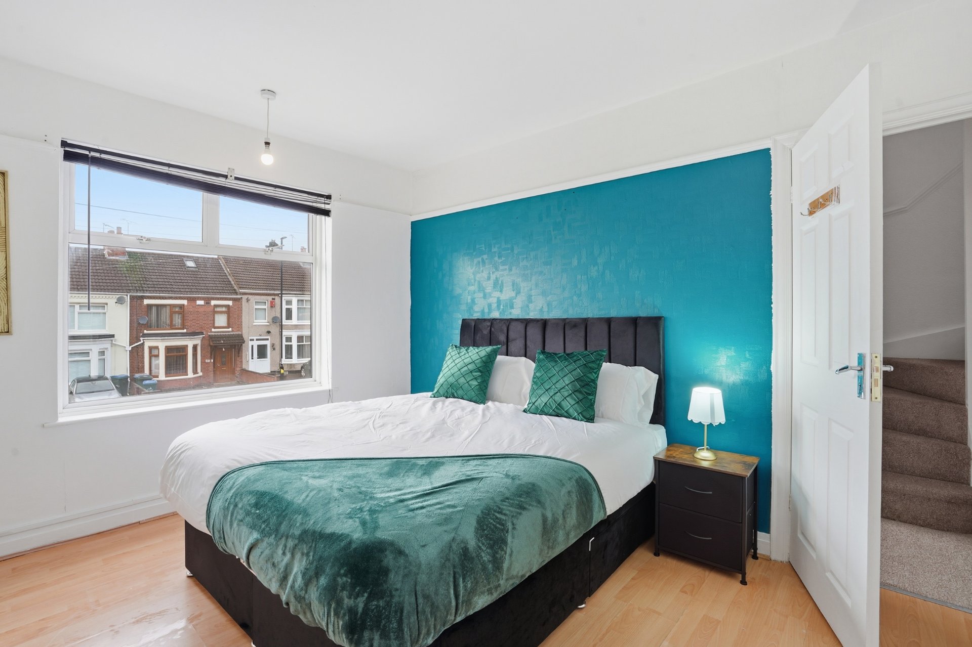 4-bed contractor house in West Midlands (CV) photo 4