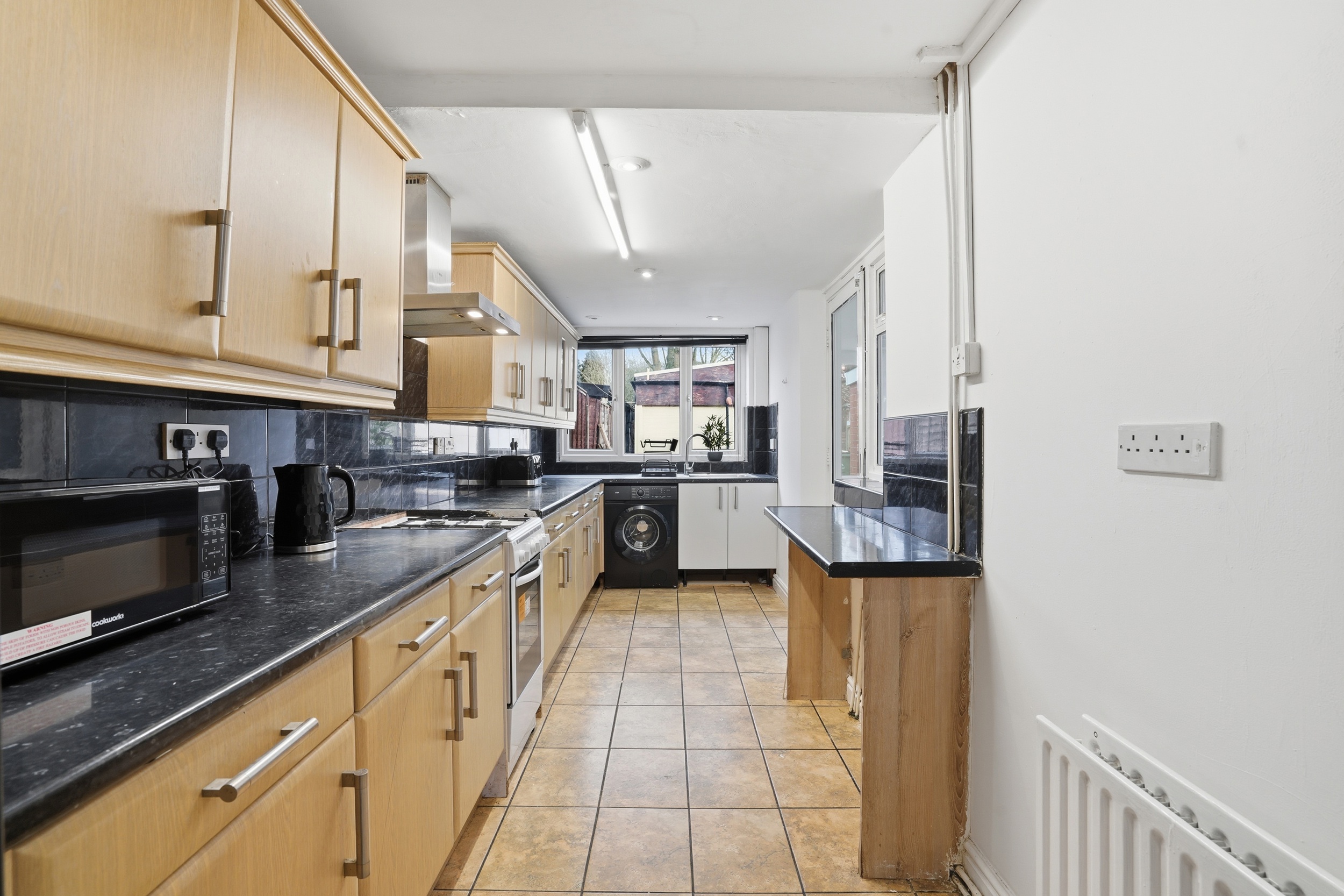 4-bed contractor house in West Midlands (CV) photo 9
