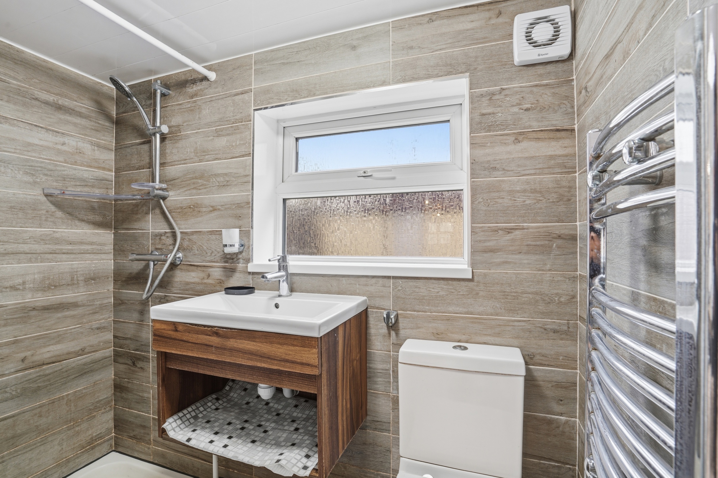 4-bed contractor house in West Midlands (CV) photo 12
