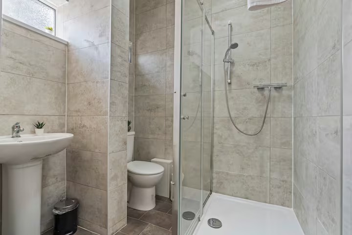 4-bed contractor house in Earlsdon (CV) photo 10