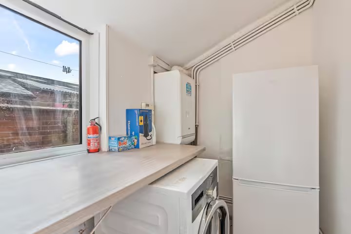 3-bed contractor house in Warwickshire (CV) photo 5