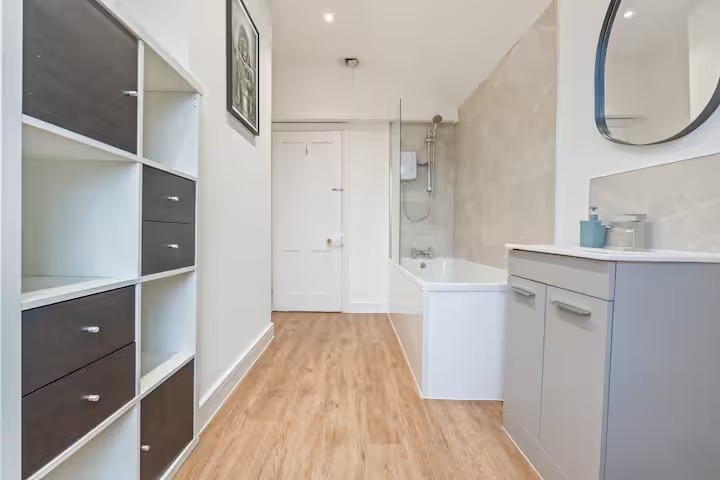3-bed contractor house in Warwickshire (CV) photo 7