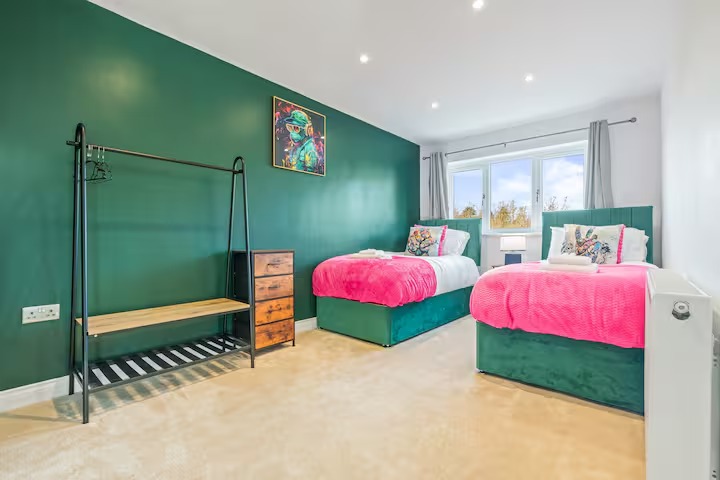 3-bed contractor house in Dunchurch (CV)