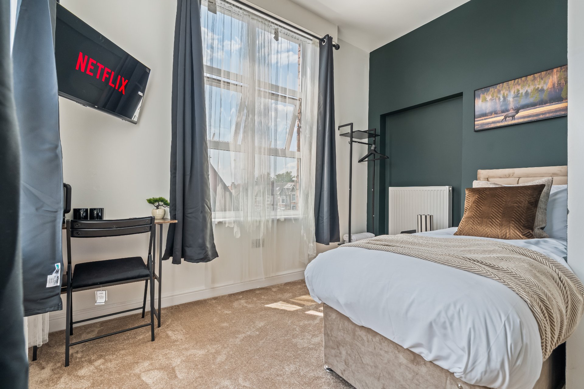 1-bed contractor house in West Midlands (CV)