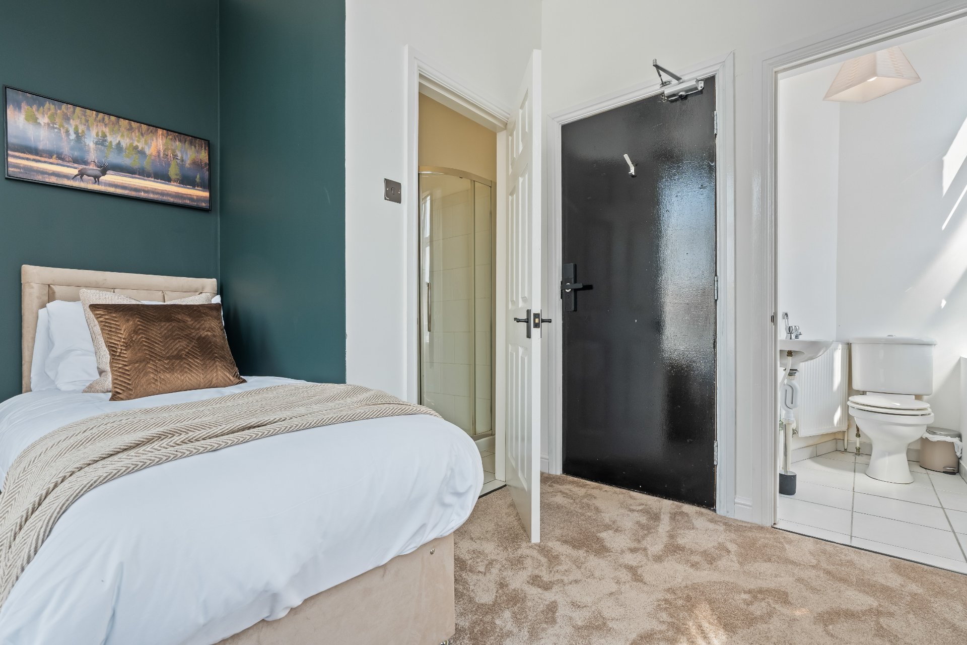 1-bed contractor house in West Midlands (CV) photo 8