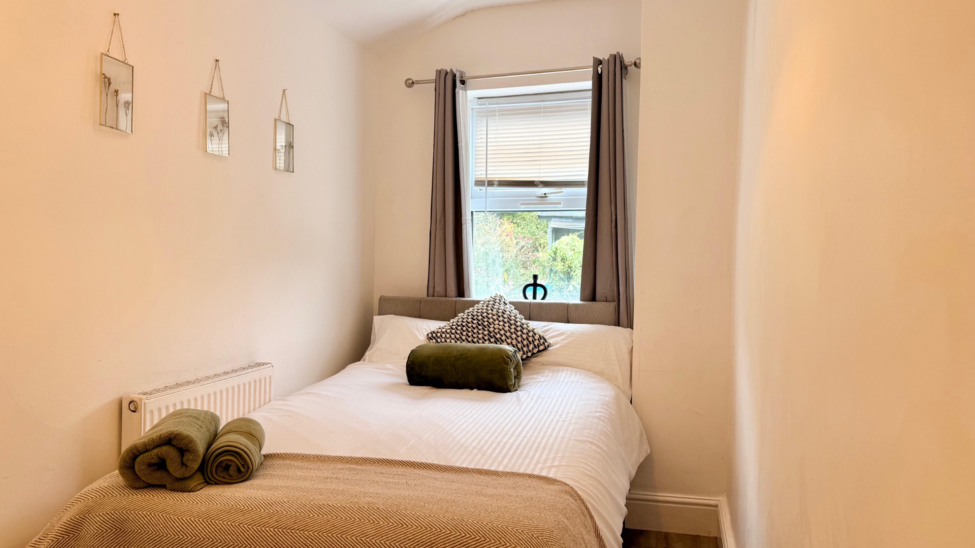 4-bed contractor house in Bristol  (BS)