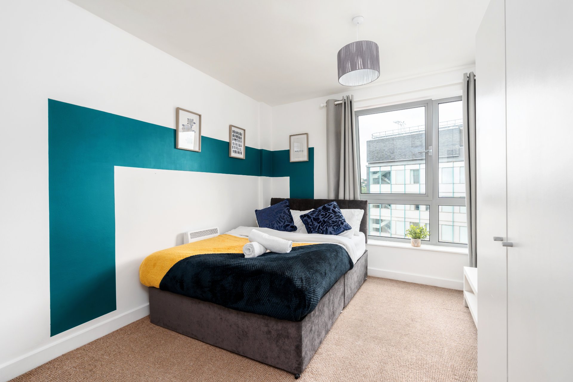 2-bed contractor house in Sheffield (S)