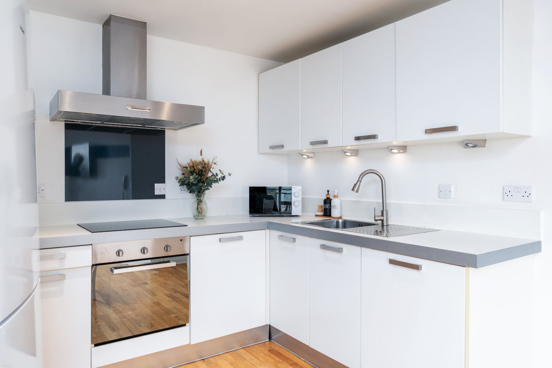 2-bed contractor house in Sheffield (S) photo 8