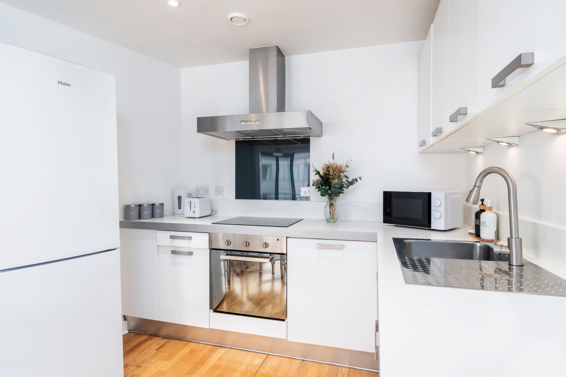 2-bed contractor house in Sheffield (S) photo 9