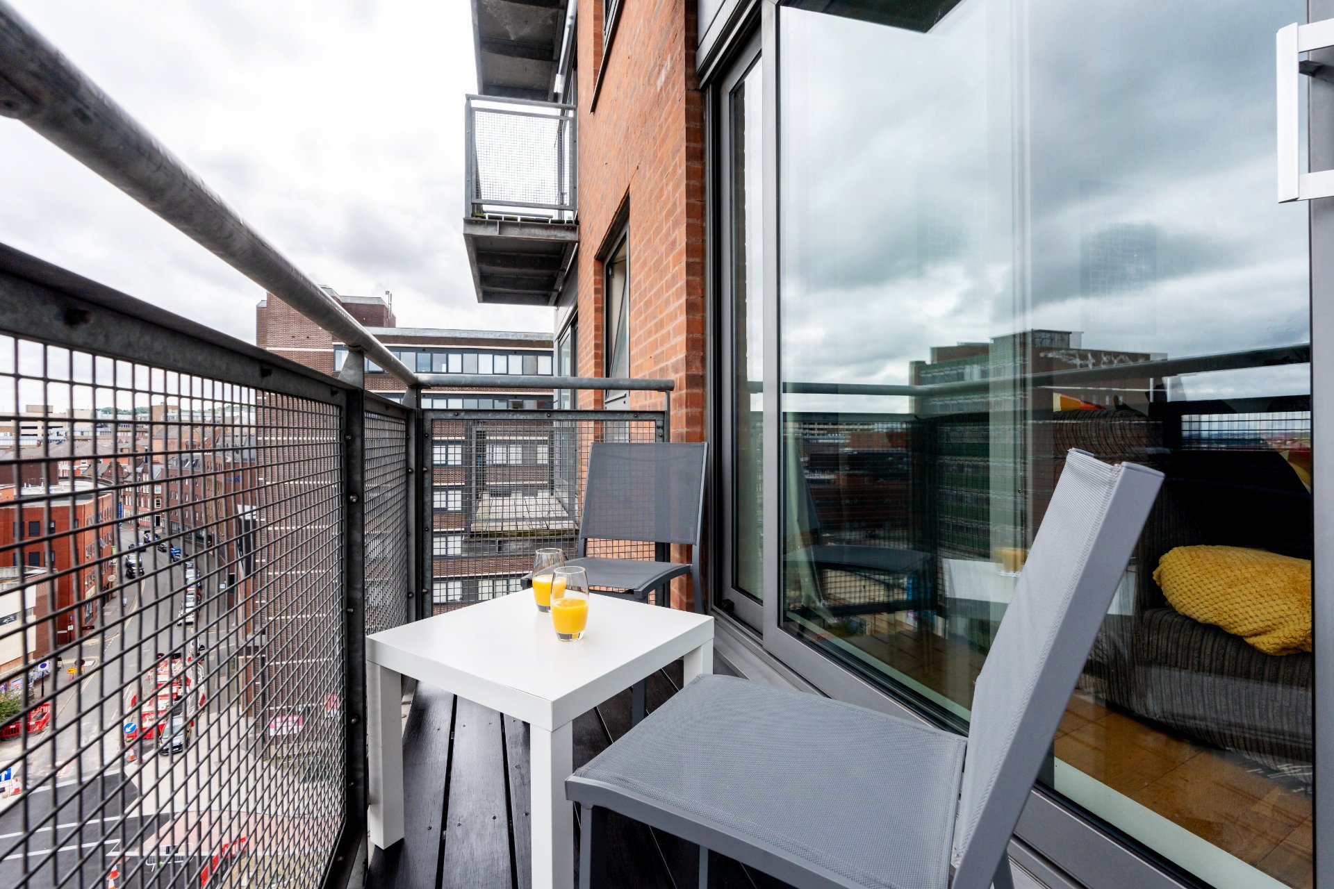 2-bed contractor house in Sheffield (S) photo 11