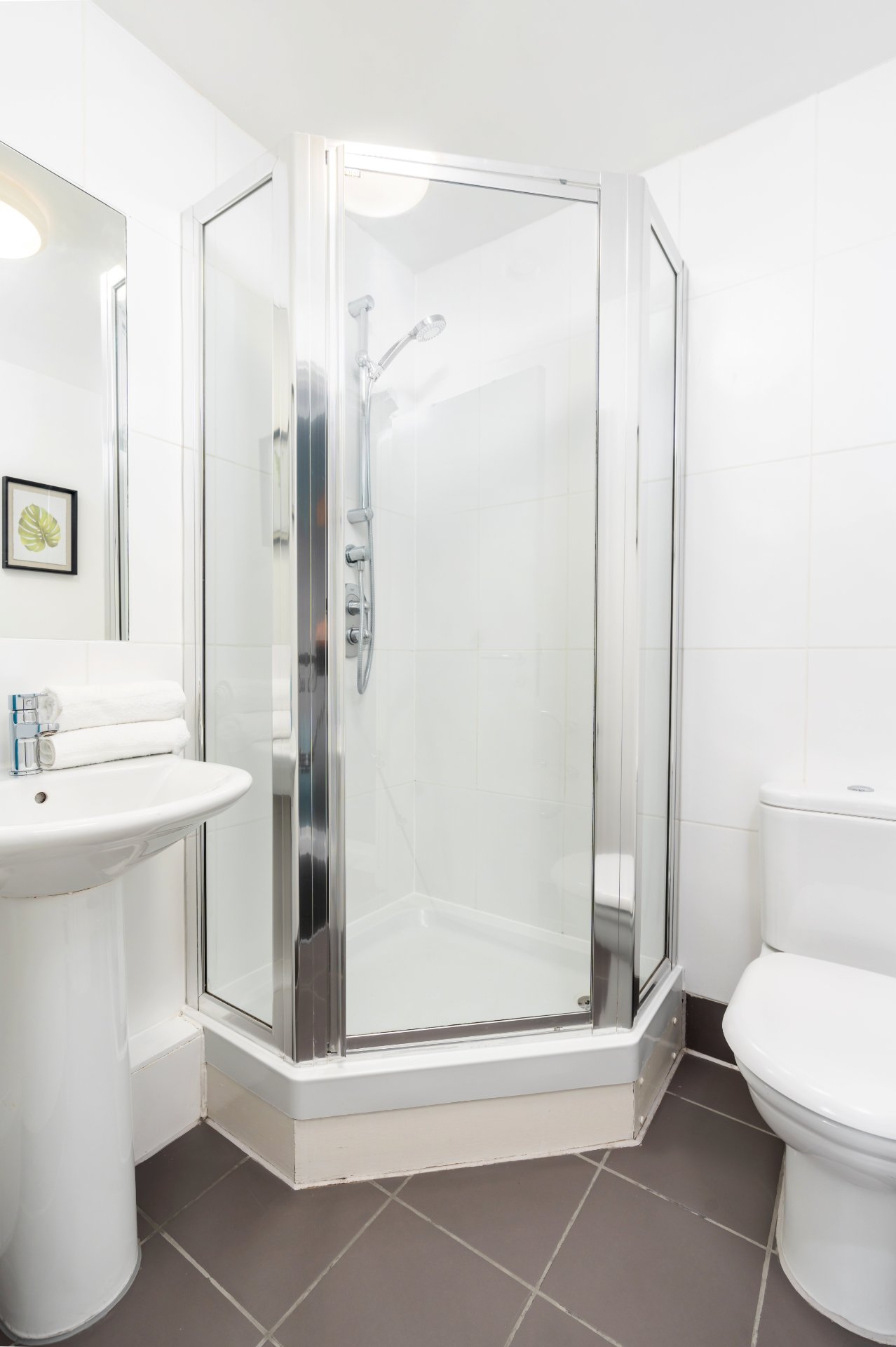 2-bed contractor house in Sheffield (S) photo 4