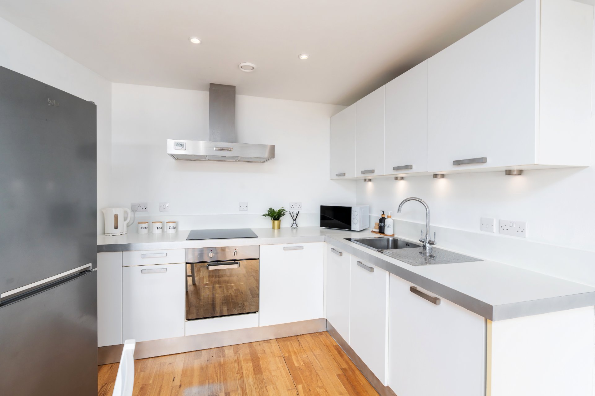 2-bed contractor house in Sheffield (S) photo 11