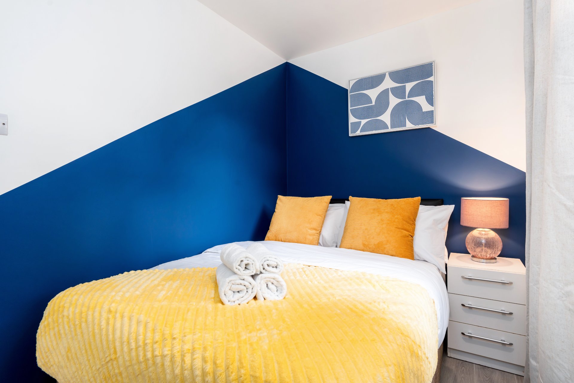 1-bed contractor house in Sheffield (S) photo 2