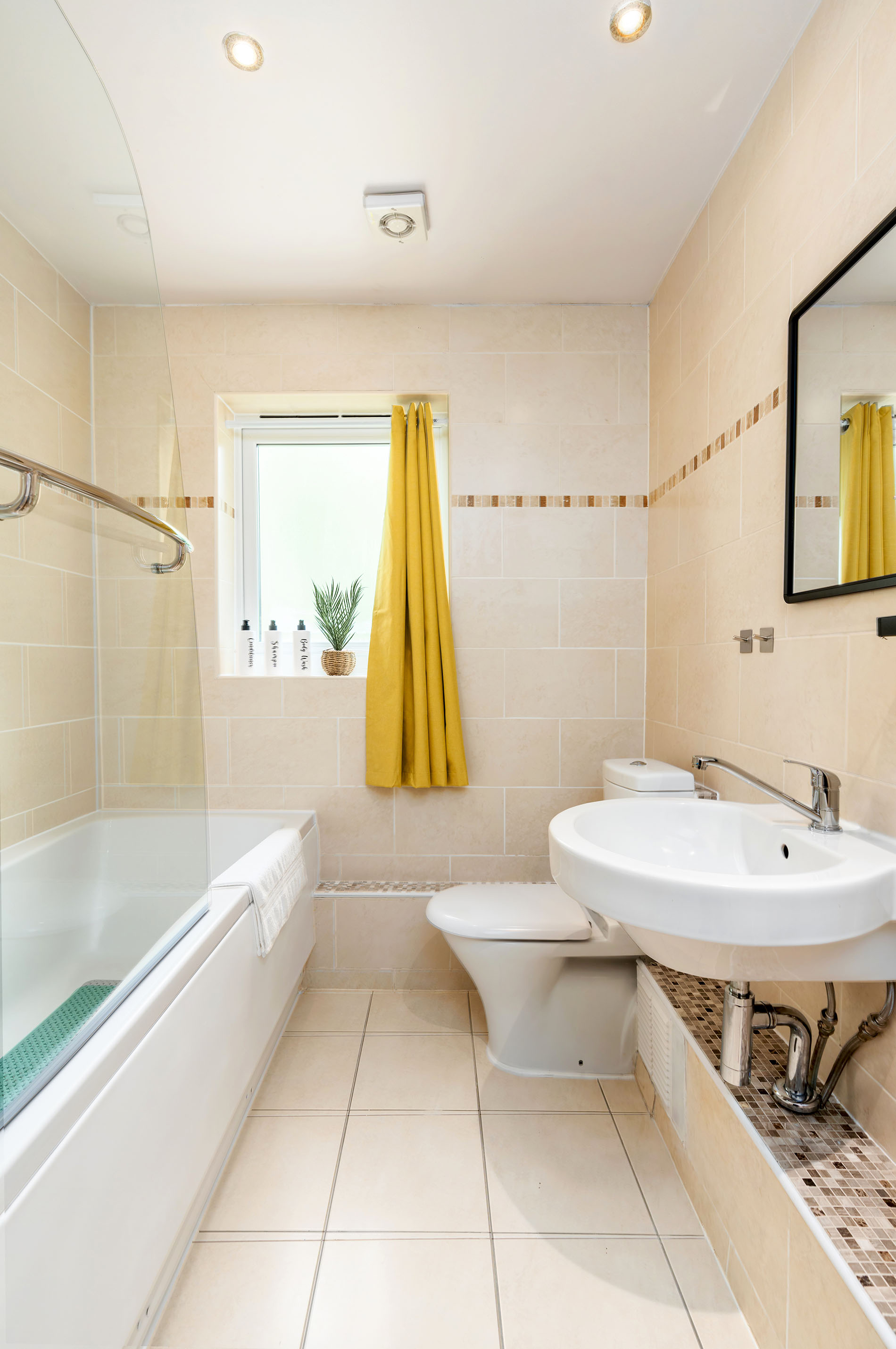 3-bed contractor house in Sheffield (S)