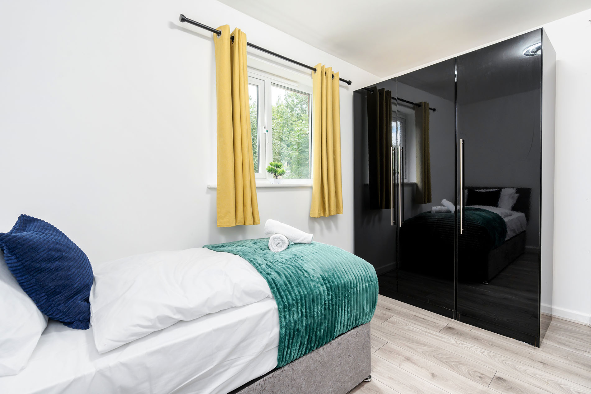 3-bed contractor house in Sheffield (S) photo 7