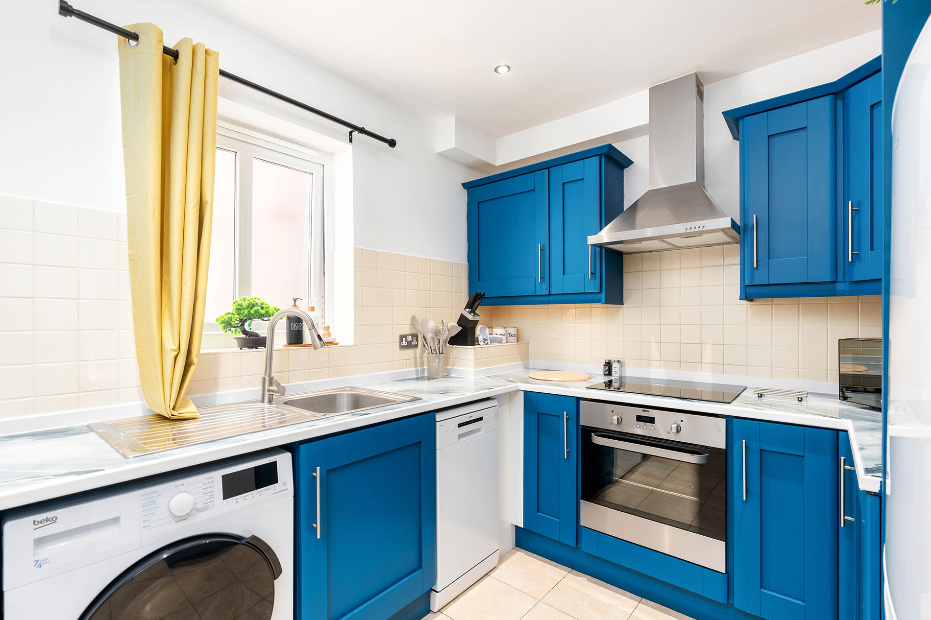 3-bed contractor house in Sheffield (S) photo 9