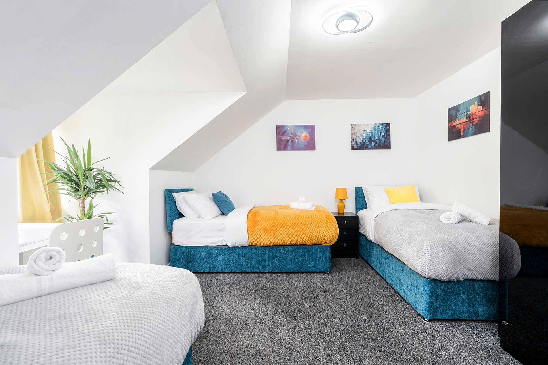 3-bed contractor house in Sheffield (S) photo 12