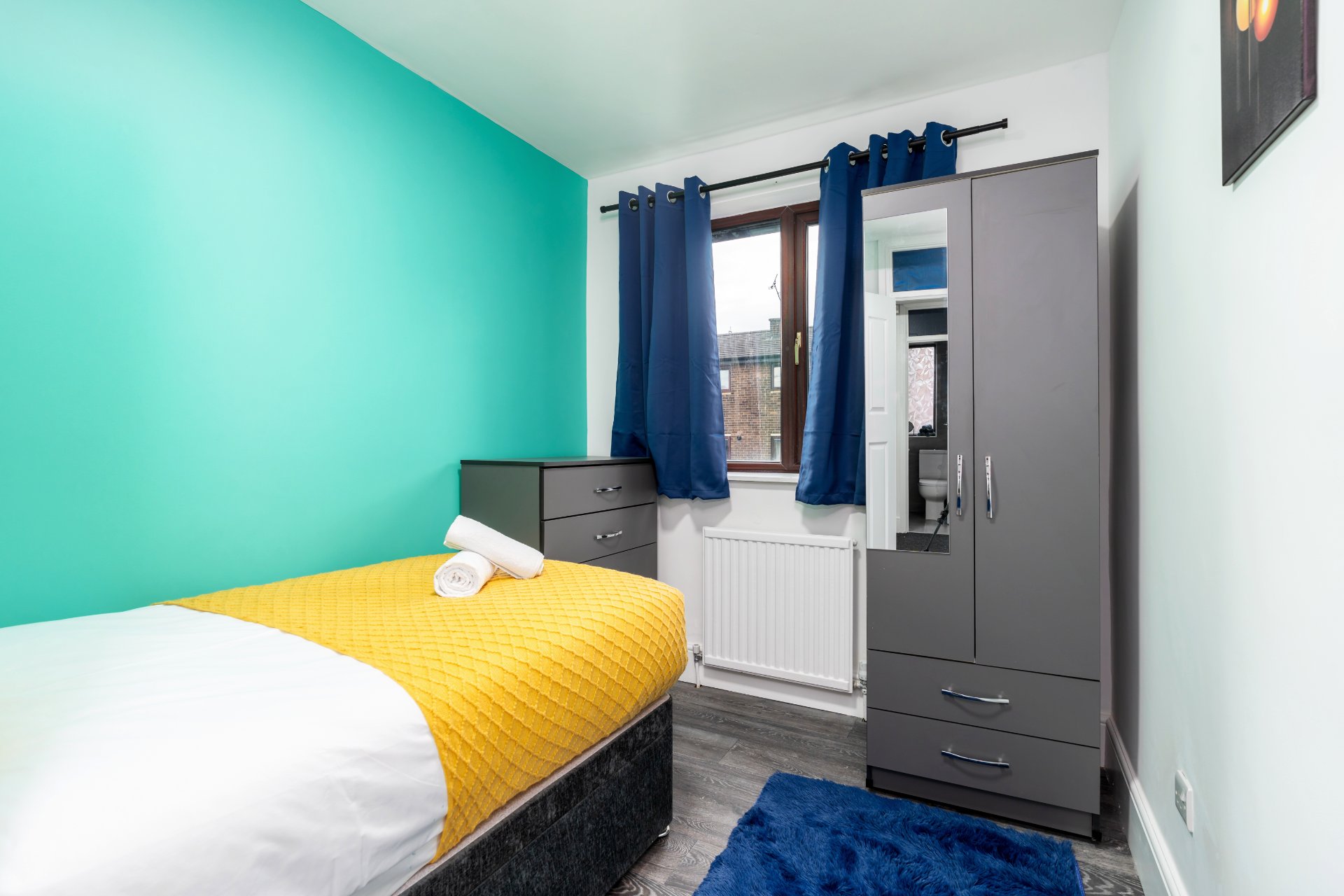 4-bed contractor house in Sheffield (S) photo 6