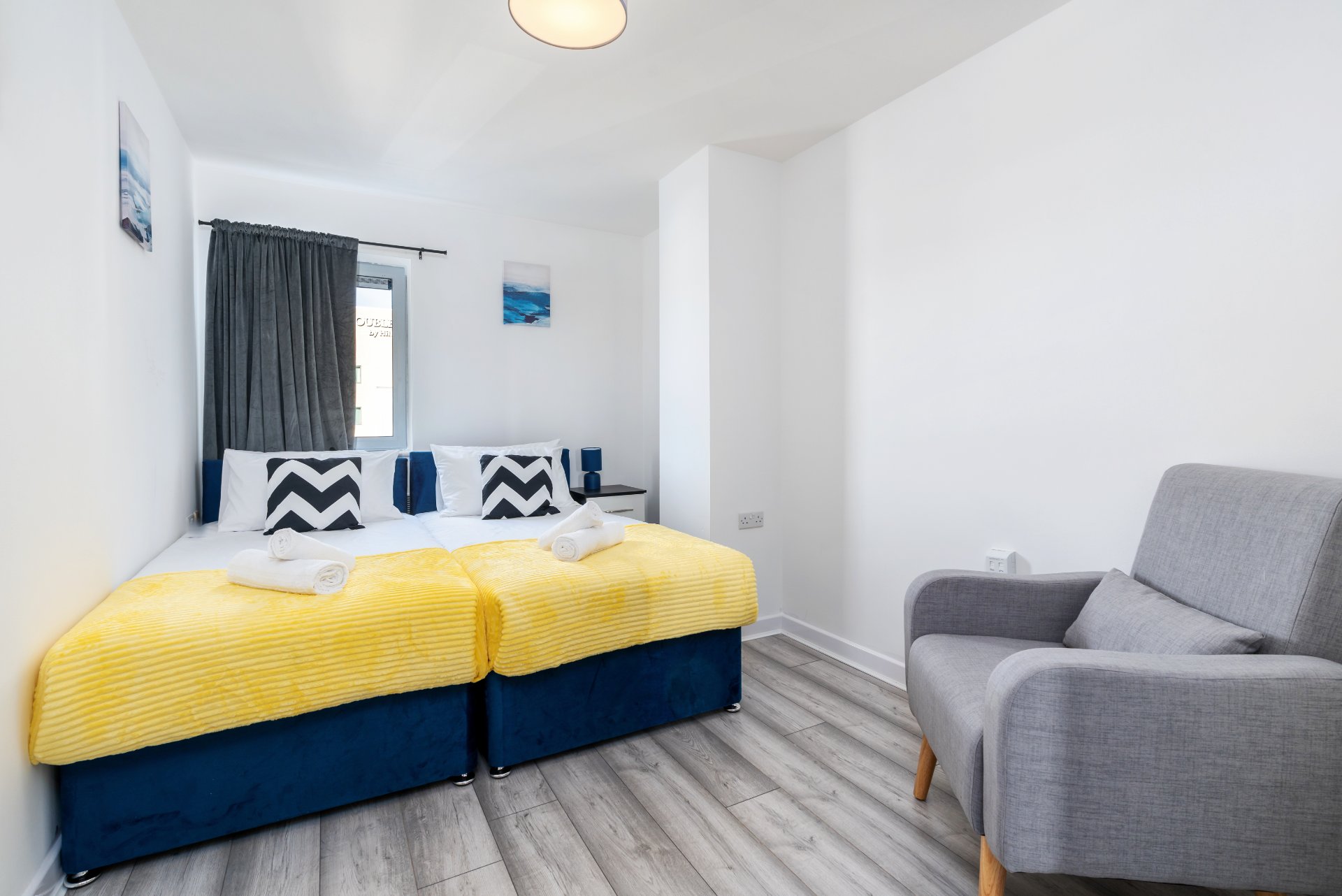 4-bed contractor house in Sheffield (S) photo 7