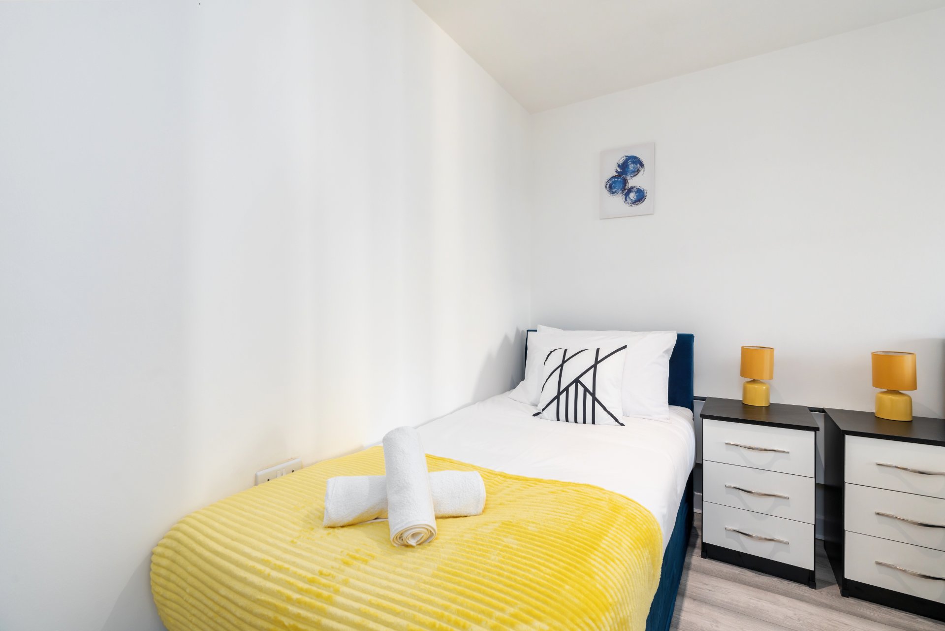 4-bed contractor house in Sheffield (S) photo 12