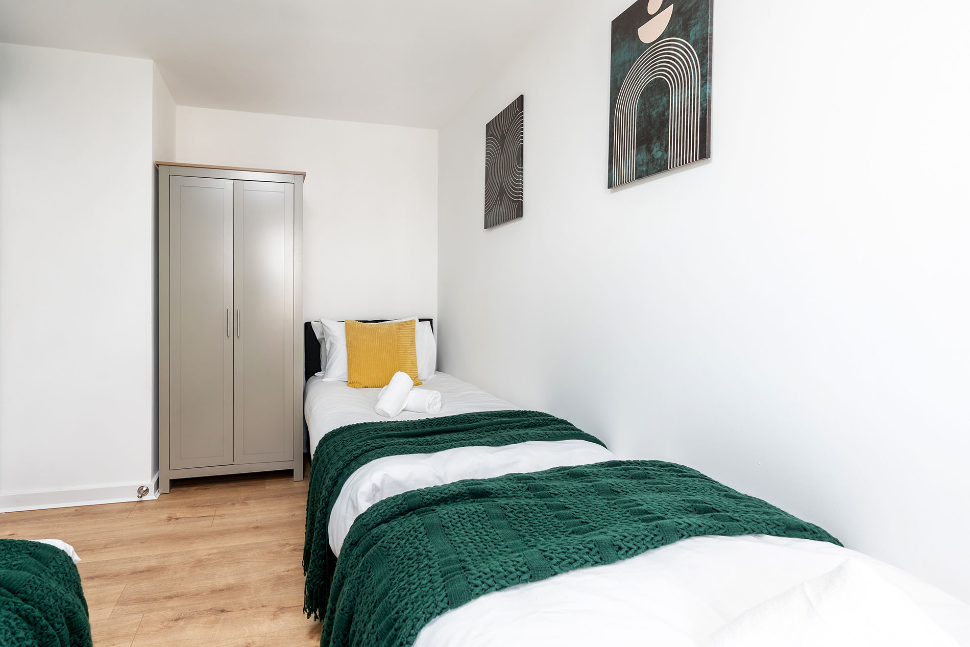 3-bed contractor house in Sheffield (S) photo 12