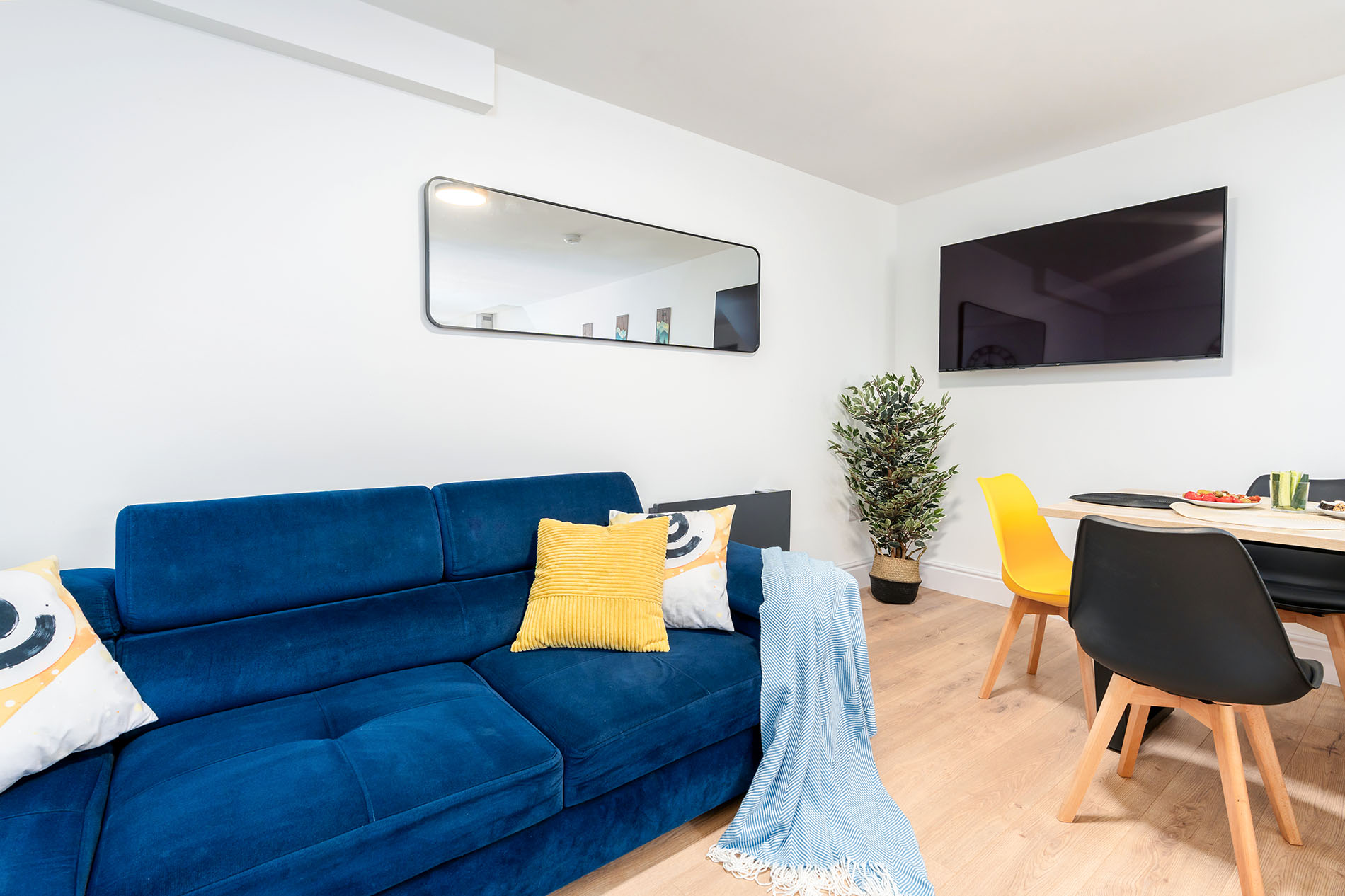 5-bed contractor house in Sheffield (S) photo 4