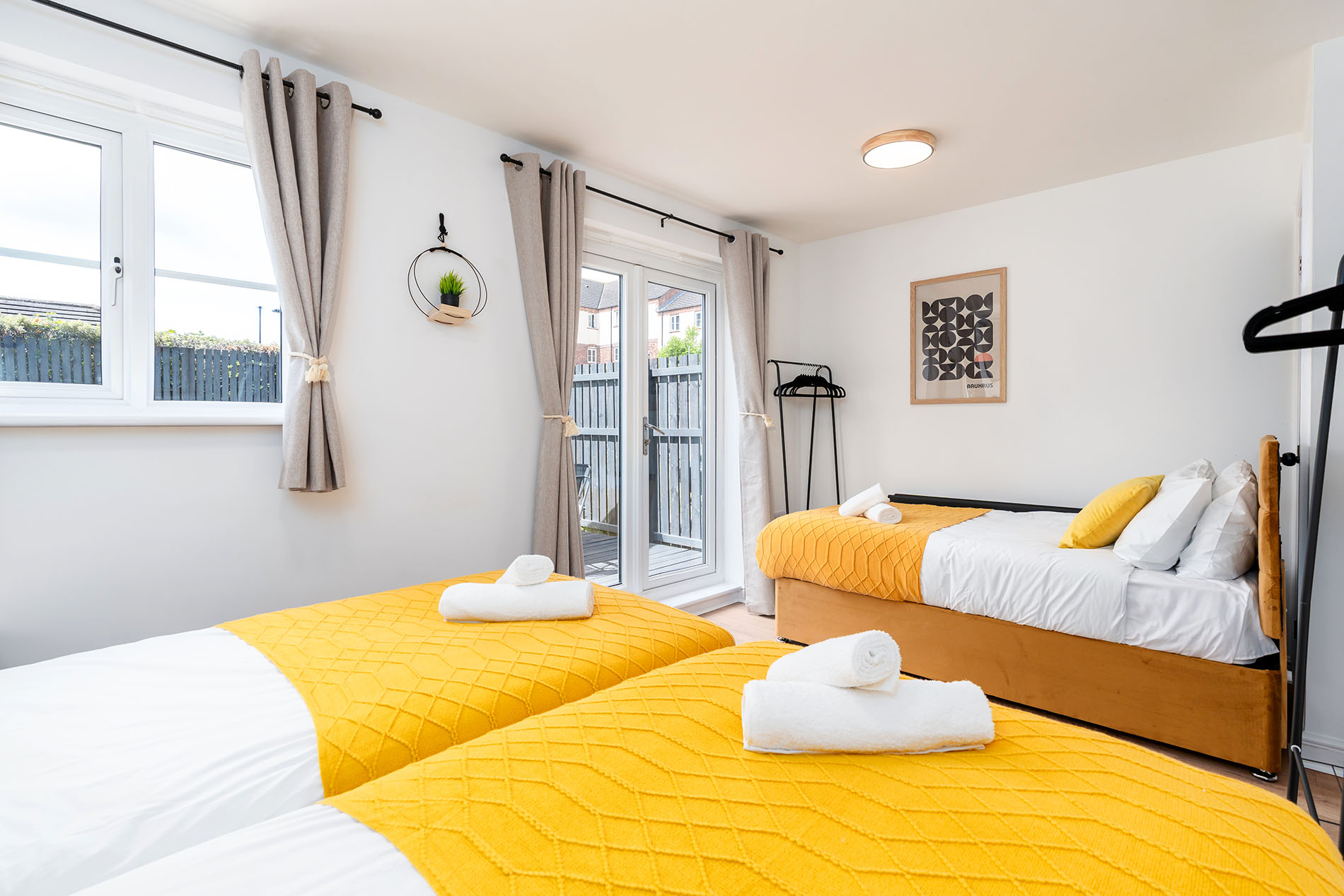 5-bed contractor house in Sheffield (S) photo 6