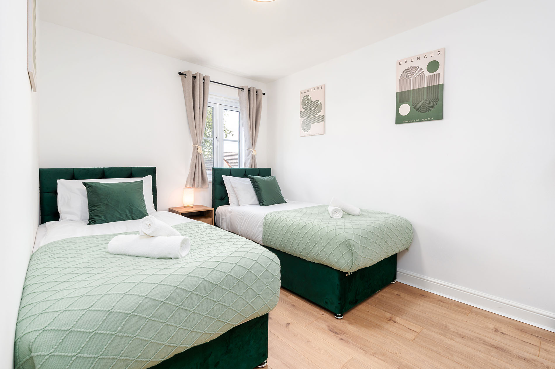 5-bed contractor house in Sheffield (S) photo 8