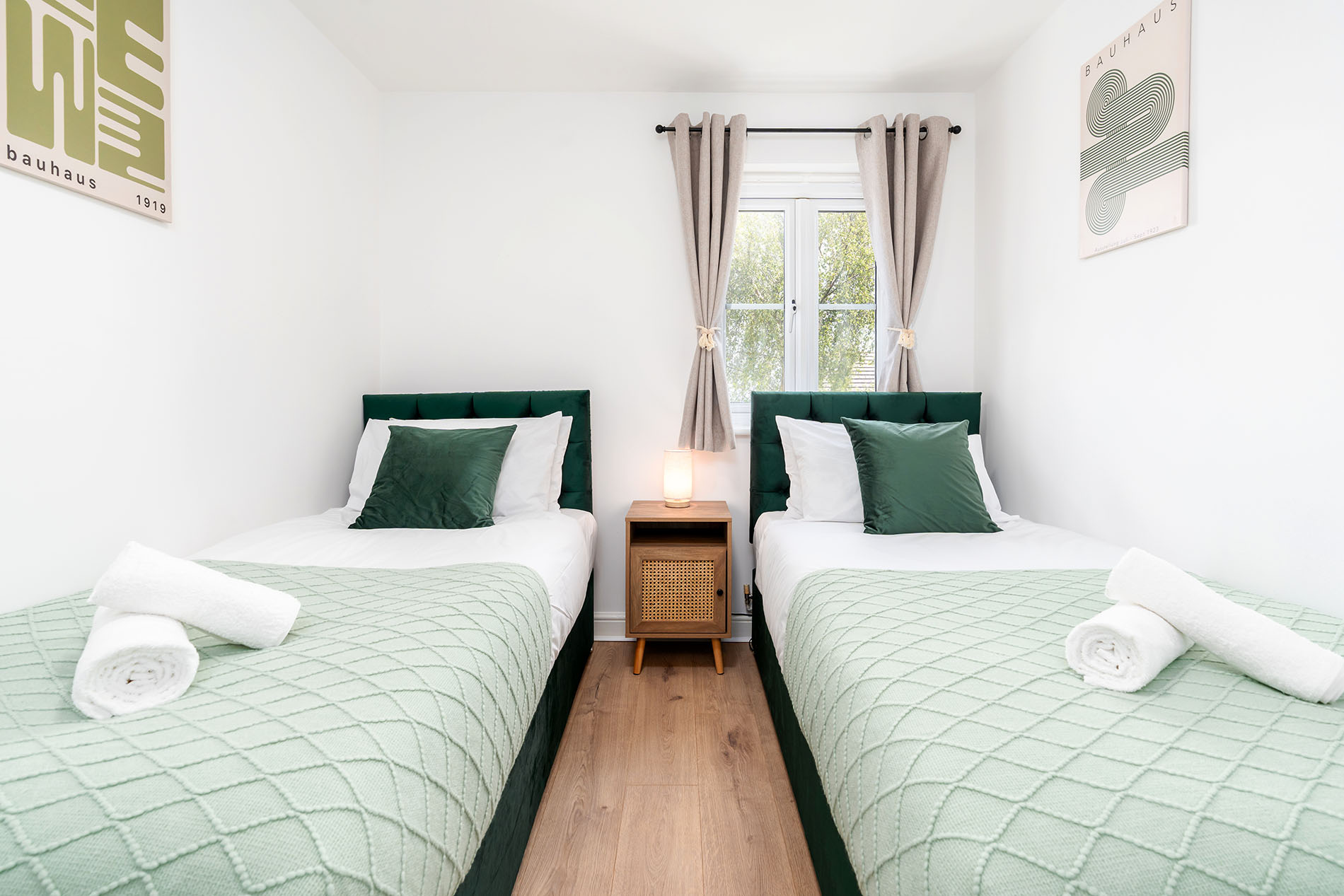 5-bed contractor house in Sheffield (S) photo 9