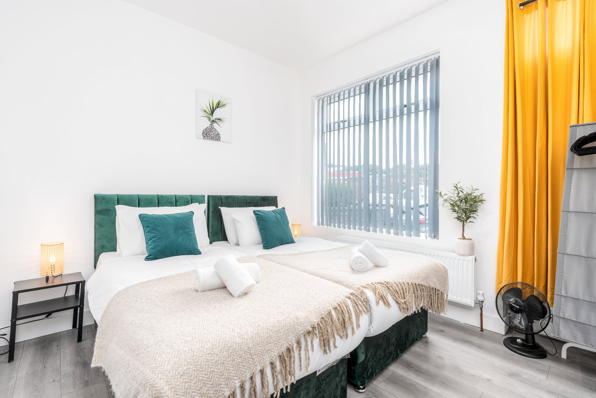 4-bed contractor house in Sheffield (S) photo 4