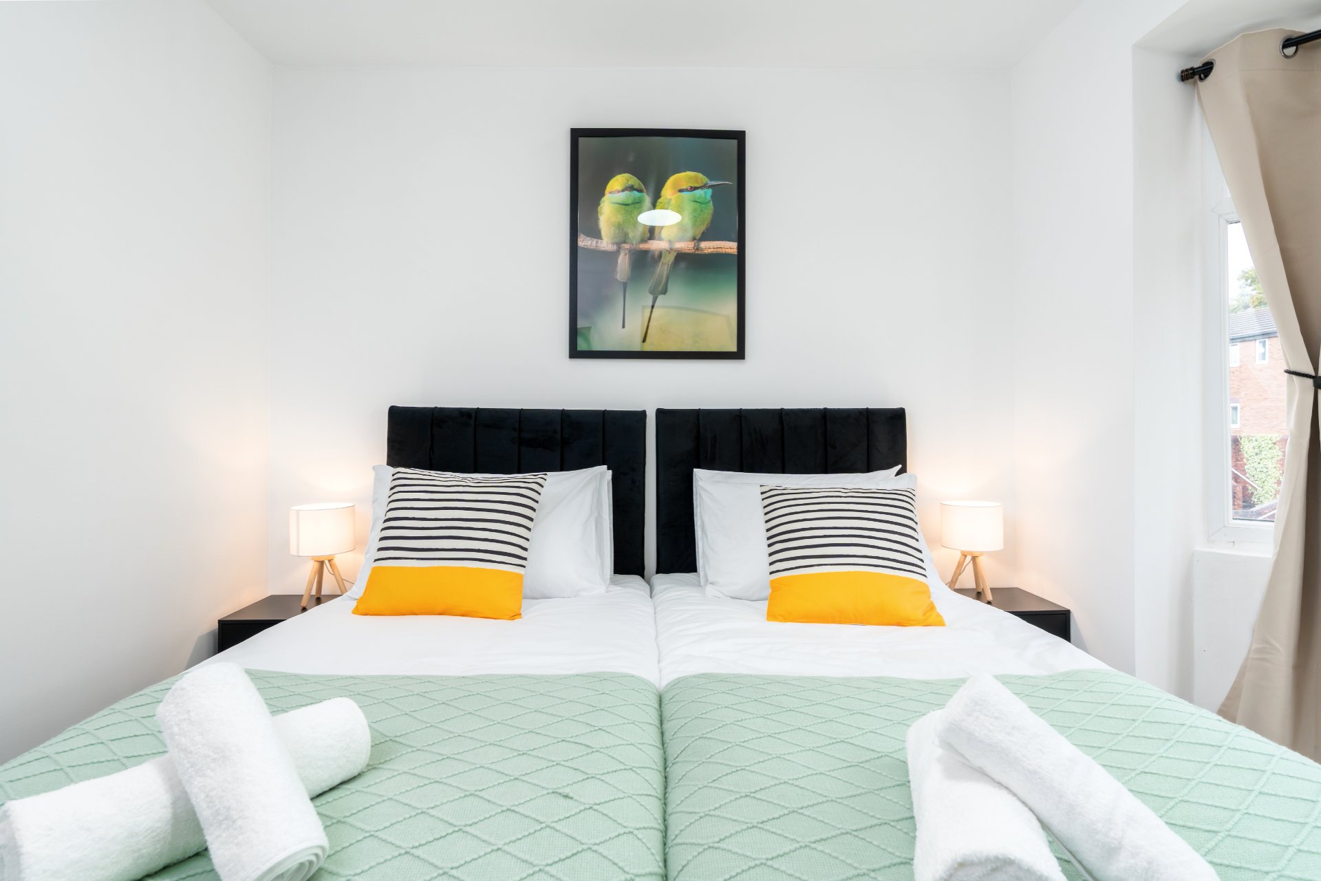 4-bed contractor house in Sheffield (S) photo 6