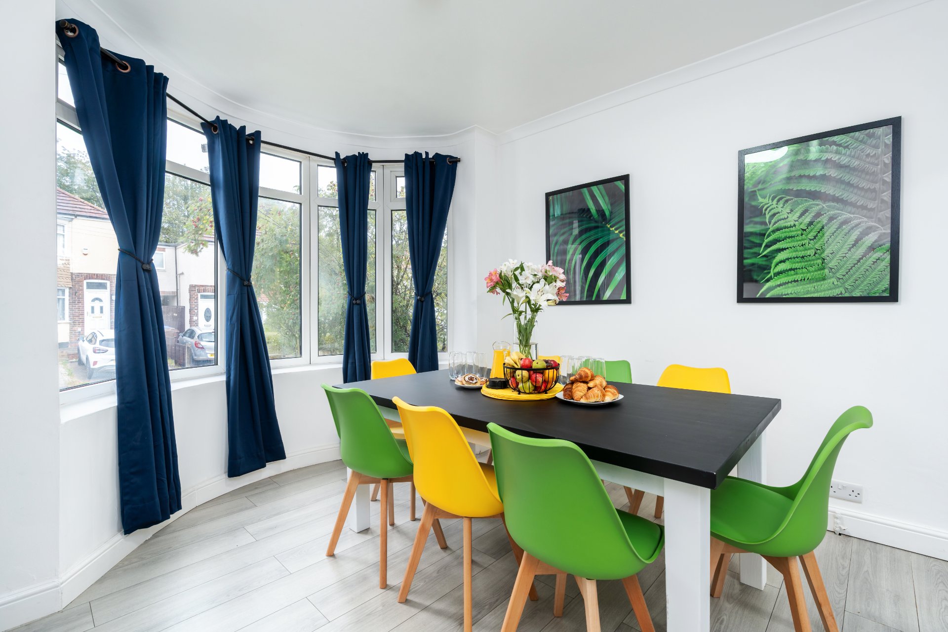 4-bed contractor house in Sheffield (S) photo 8