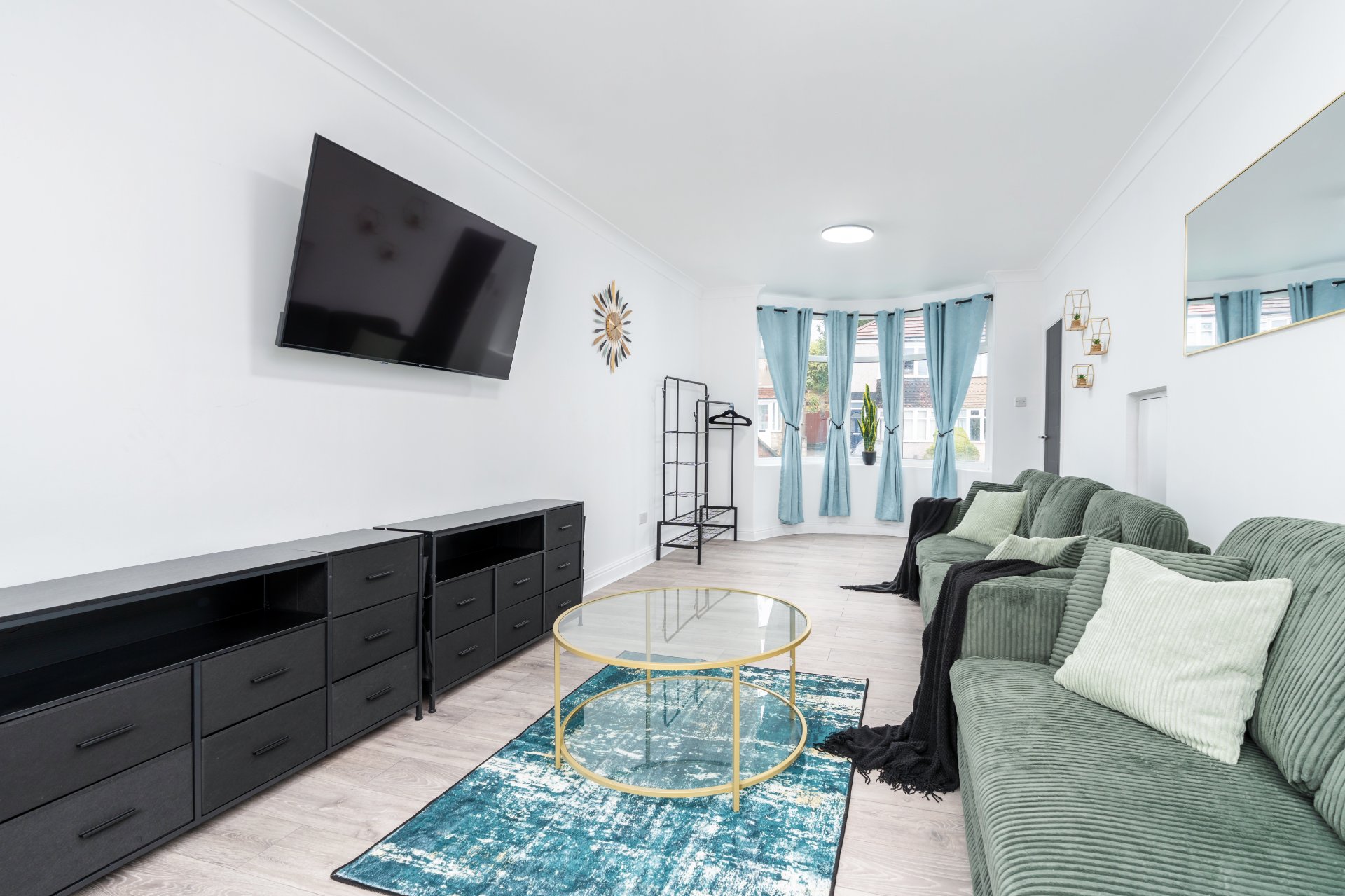 4-bed contractor house in Sheffield (S) photo 11