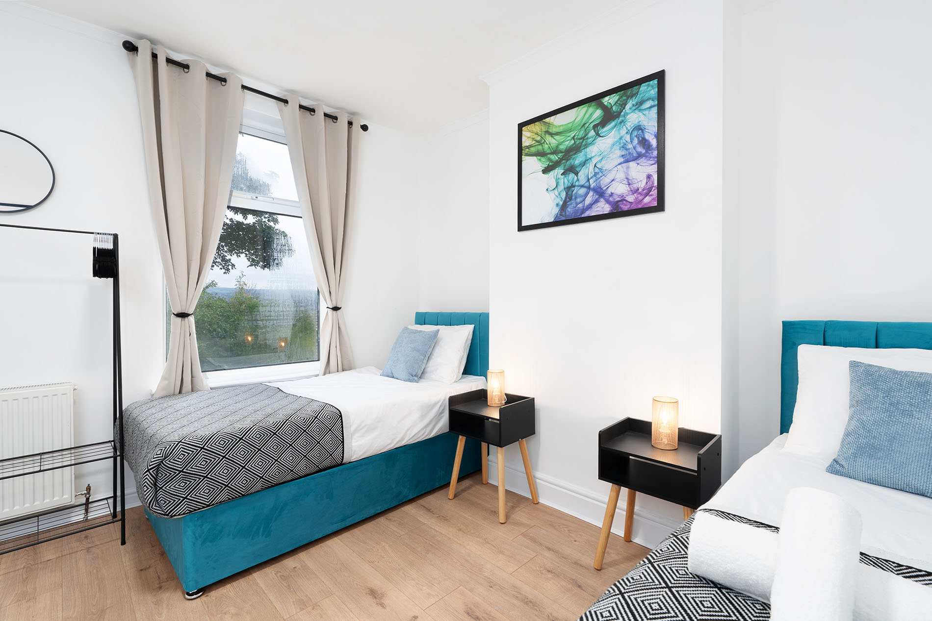 4-bed contractor house in Sheffield (S) photo 9