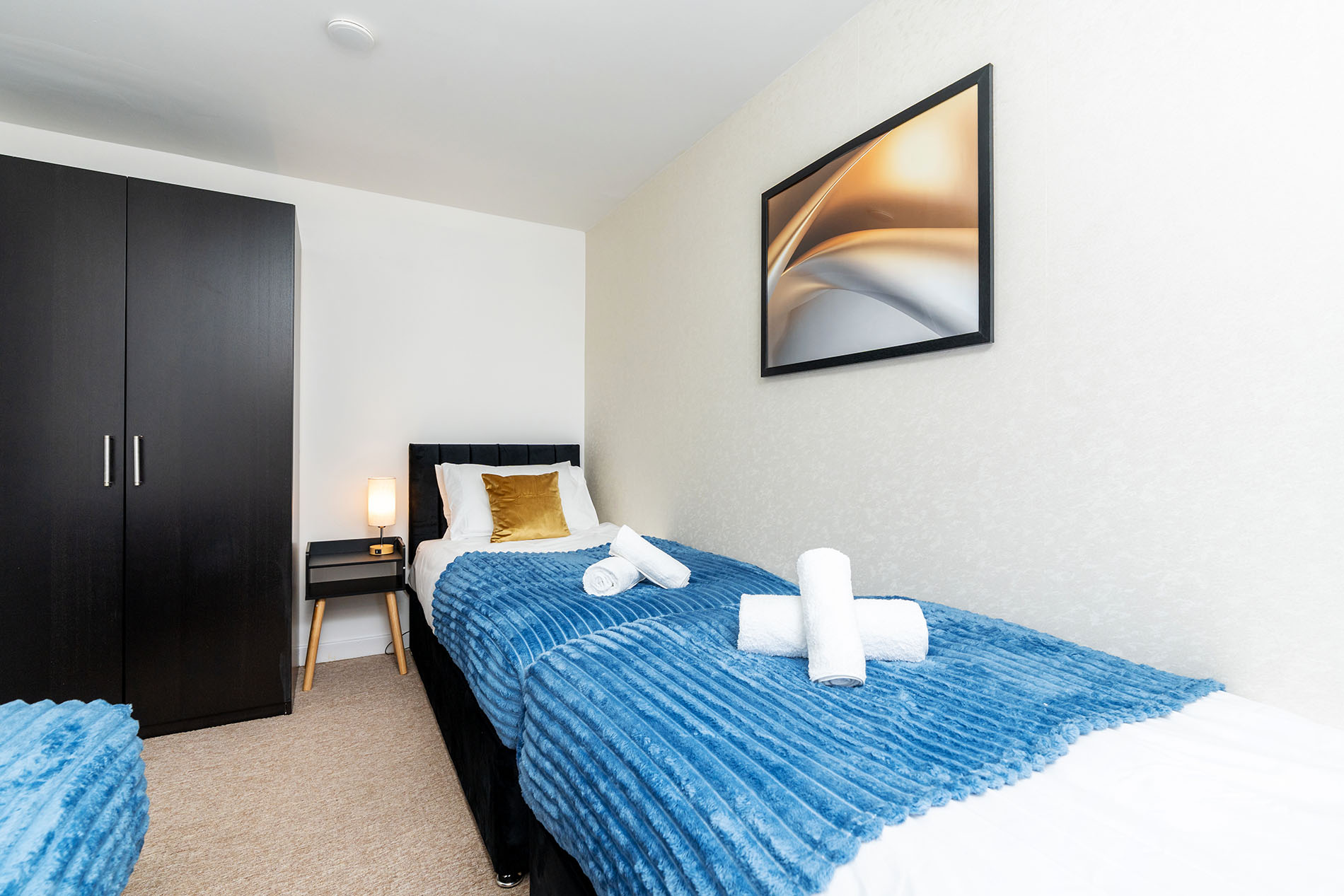 3-bed contractor house in Sheffield (S) photo 11