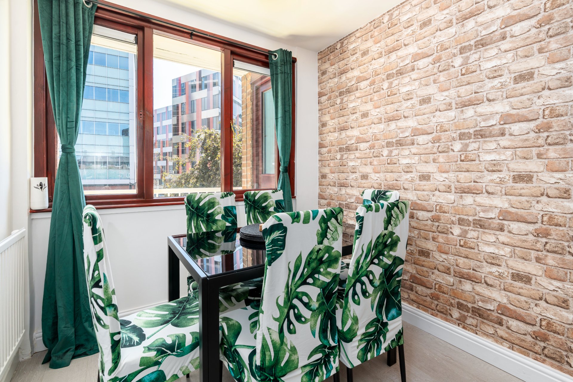 3-bed contractor house in Sheffield (S)