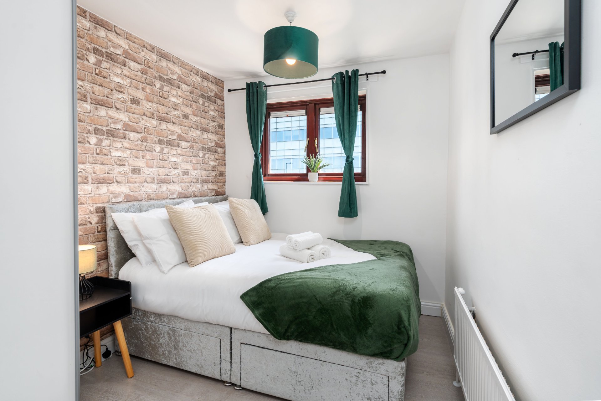 3-bed contractor house in Sheffield (S) photo 7