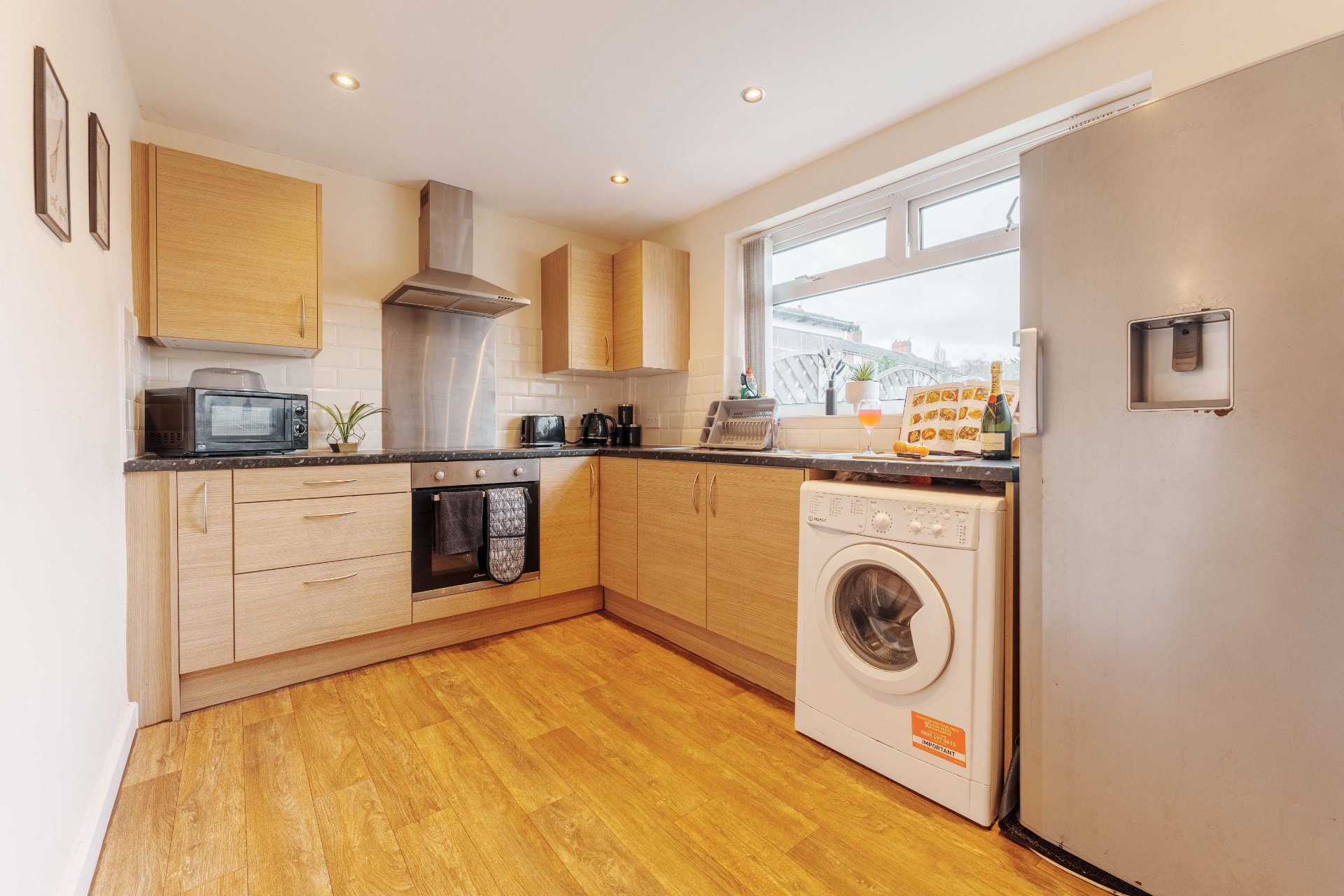 3-bed contractor house in Leeds (LS) photo 4