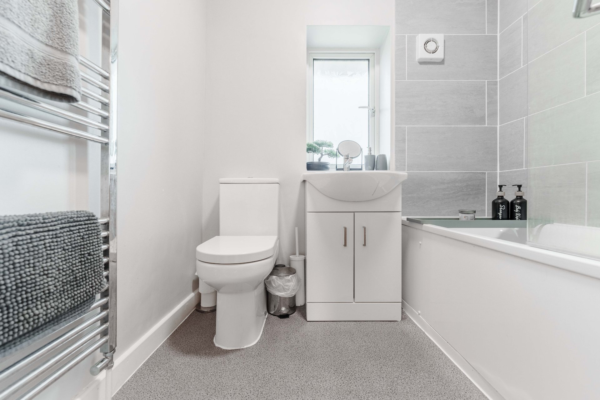 3-bed contractor house in Leeds (LS) photo 11