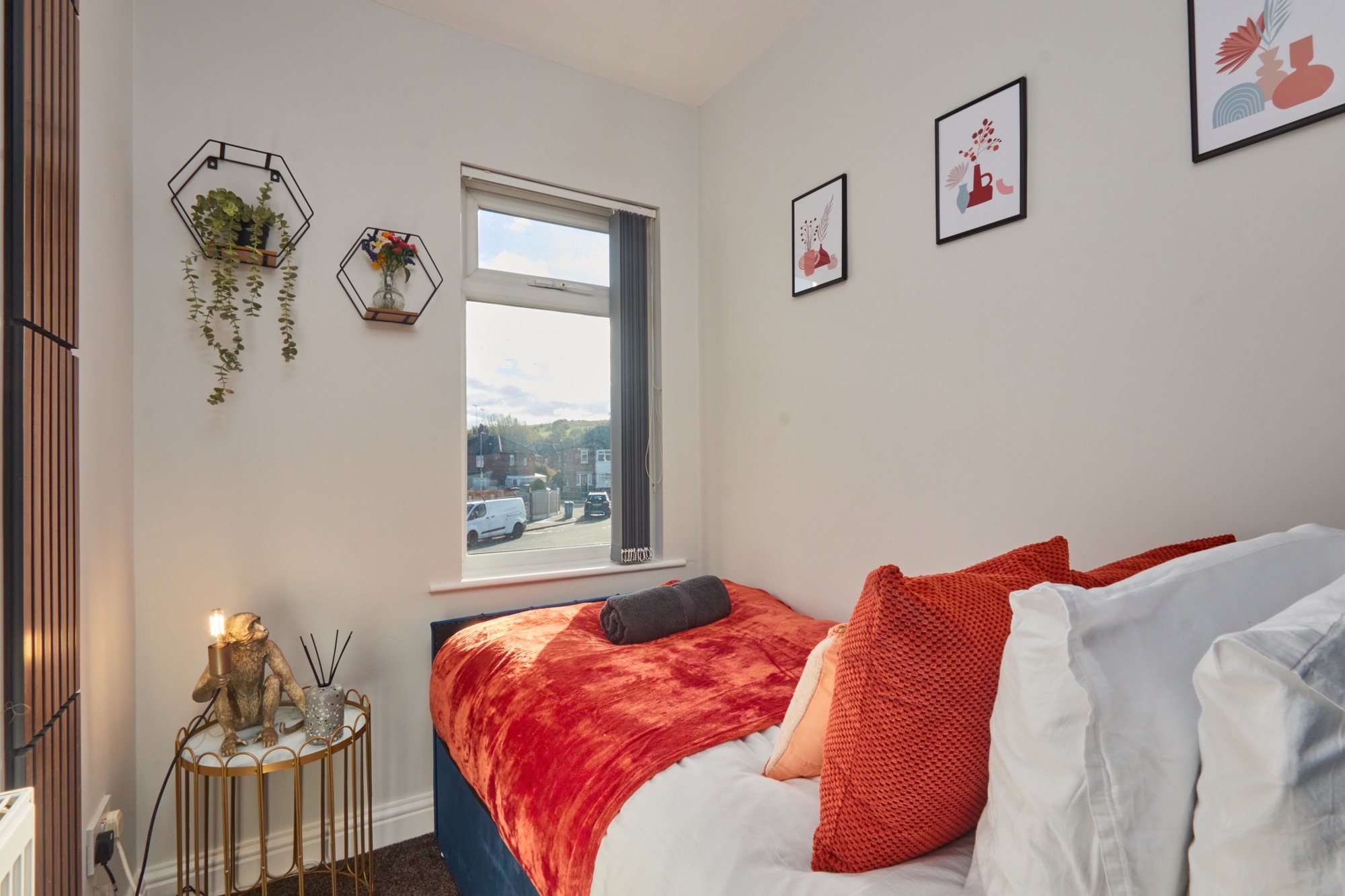 3-bed contractor house in Leeds (LS) photo 10