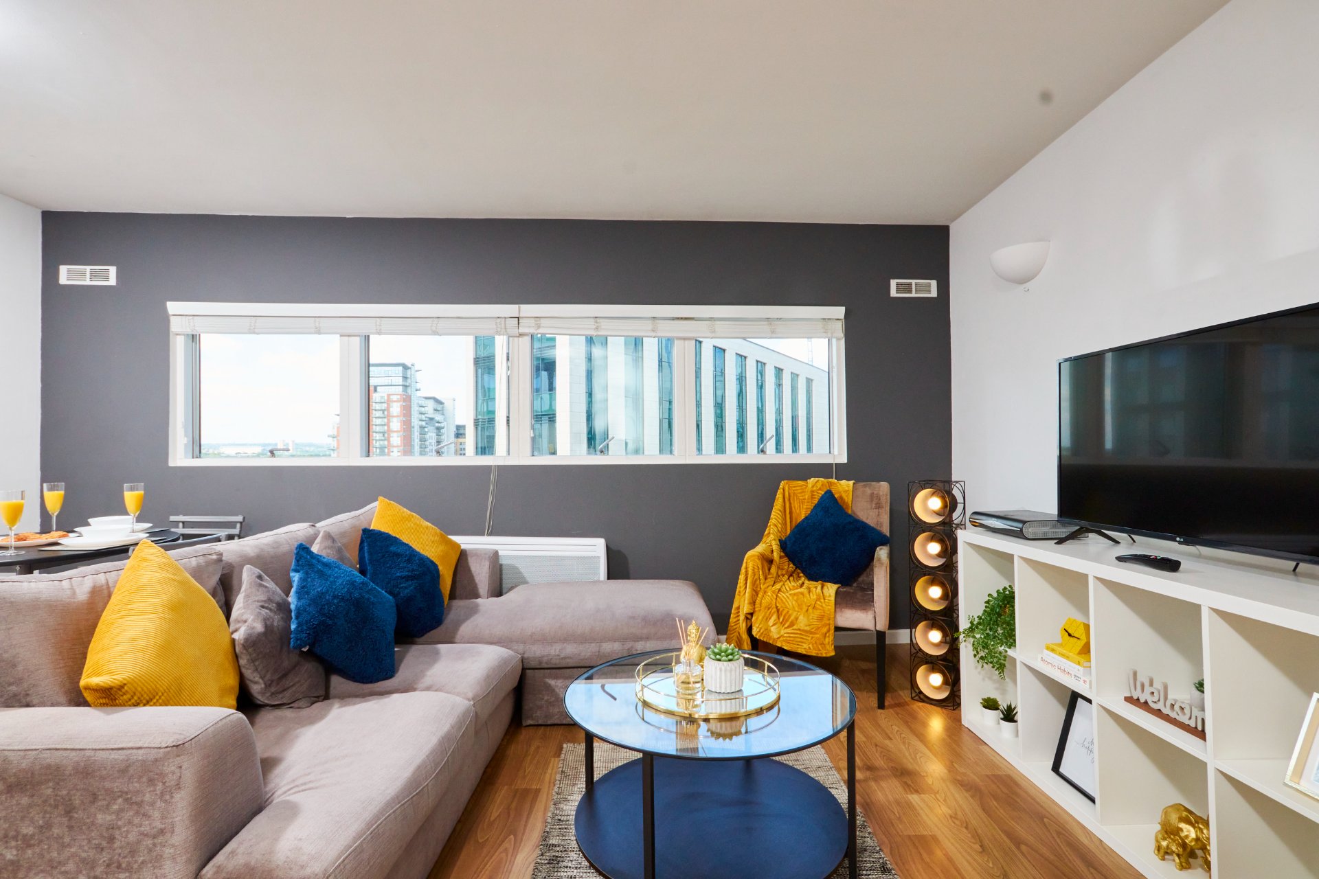 2-bed contractor house in Leeds (LS) photo 2