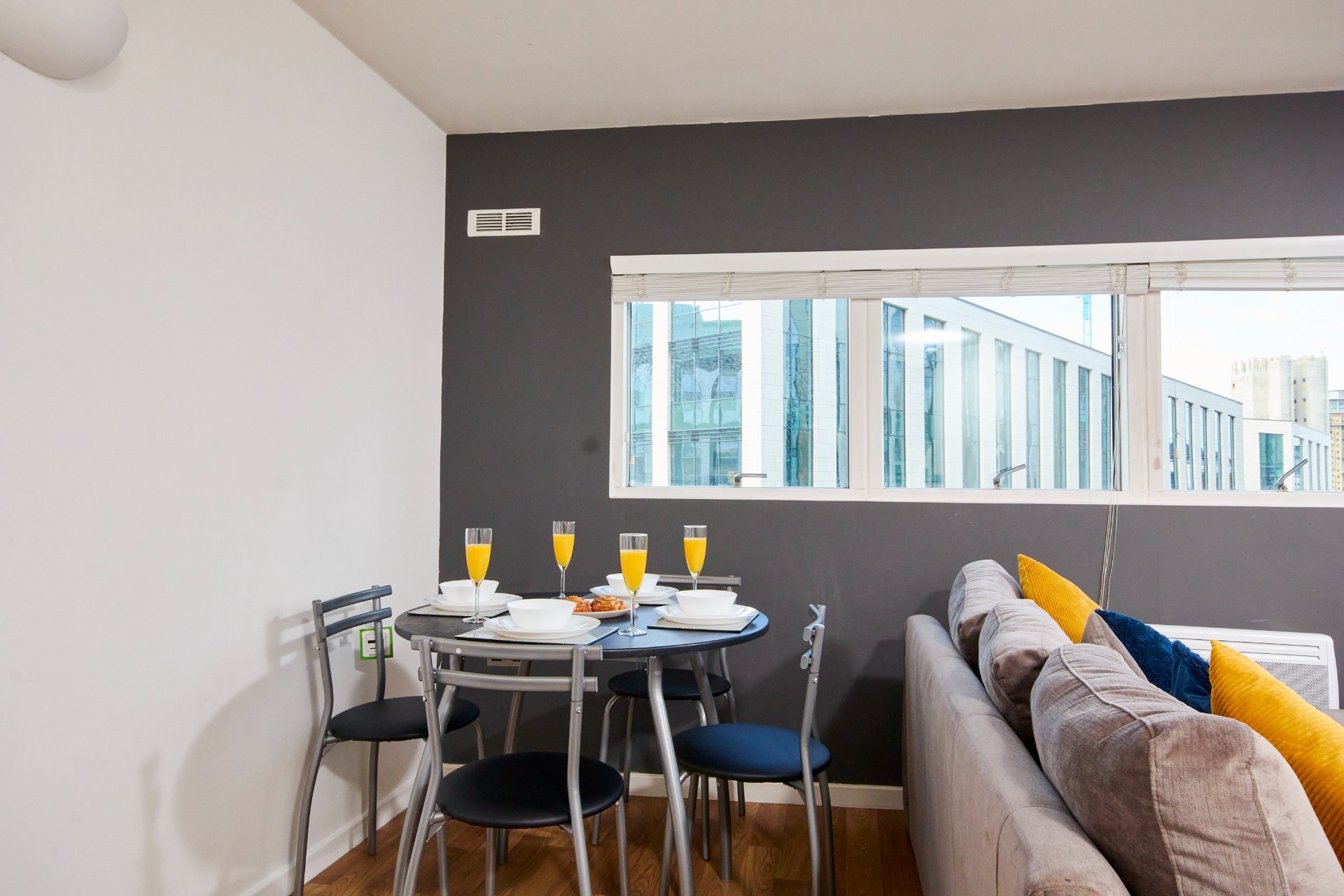 2-bed contractor house in Leeds (LS) photo 3